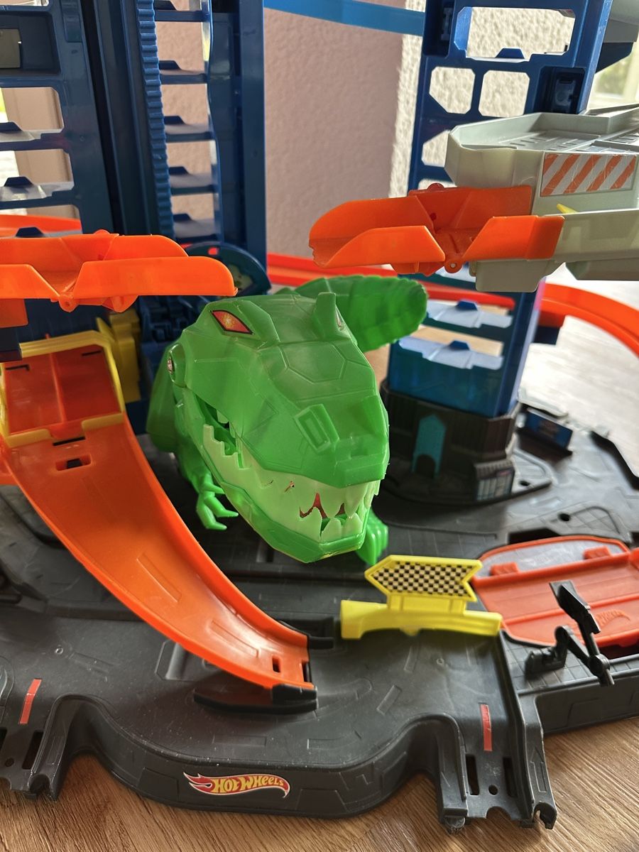 Hot Wheels Giocattoli: Hot Wheels Ultimate Garage – Usato da Reinach AG venduto da Arkantus 1