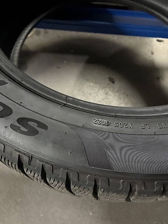 Sonstiges Schreiben & Zeichnen: Winterreifen Pirelli 235 50 19 – Gebraucht aus Neuenhof von Gt5.Performance_ 4