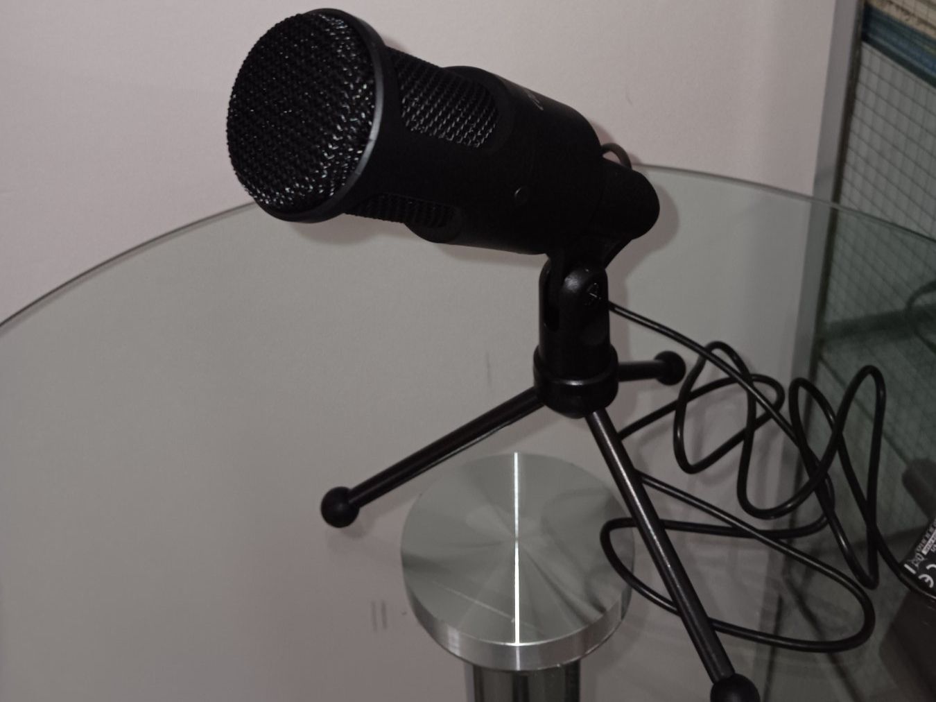 Mikrofone: Auvisio USB-Kondensatormikrofon MC-200 mit Stativ – Gebraucht aus Basel von Brunos-Trouvaillen