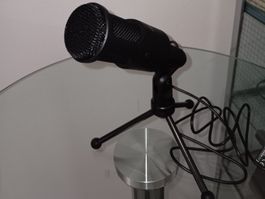 Auvisio USB-Kondensatormikrofon MC-200 mit Stativ