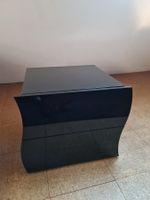 Schwarzer Nachttisch