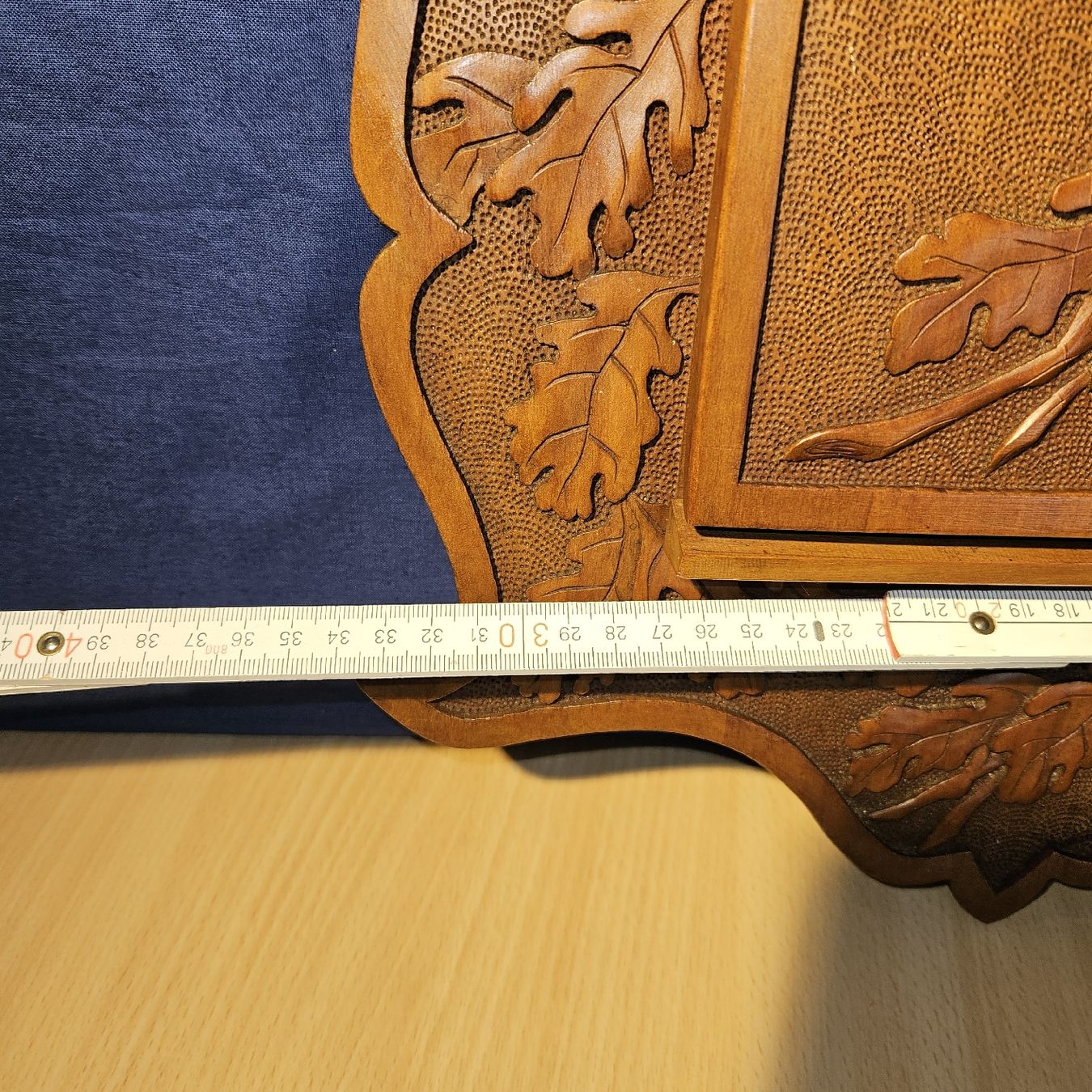Altro in Decorazioni & Accessori: Antike Holz-Wandzeitungshalter/Briefablage mit Eichenlaub – Usato da Kriens venduto da gra_fhn7 2