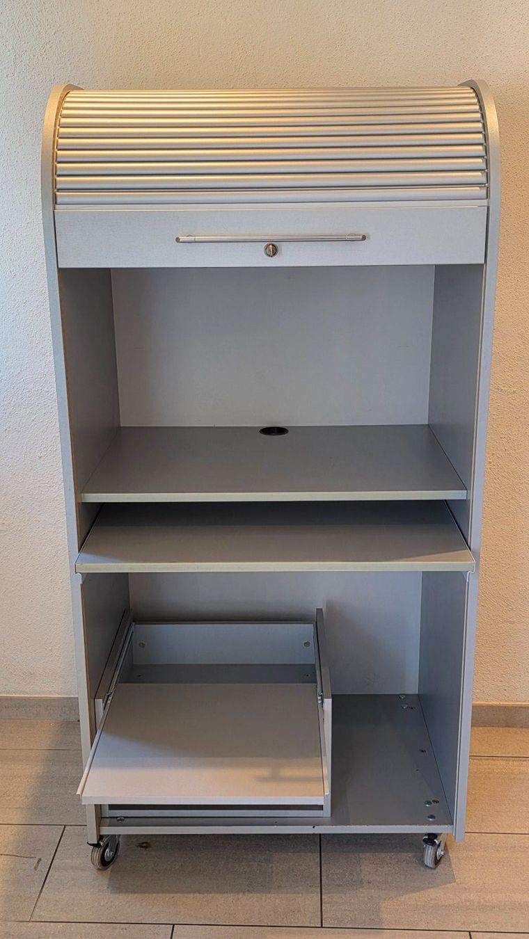Schränke: Hochwertiger mobiler Computerschrank mit Rolladen, 164x80x60 – Gebraucht aus Feusisberg von ajjcrf44 3