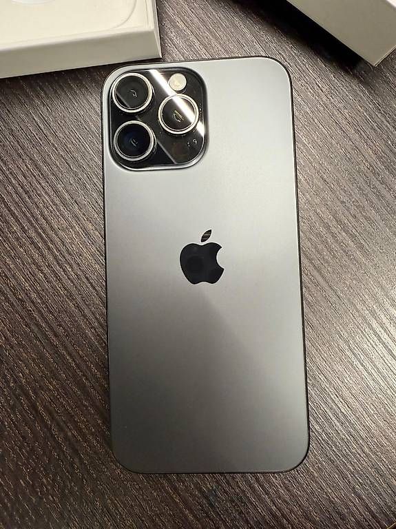 Telefoni cellulari / Smartphones: iPhone 16 Pro Max 256 GB – Usato da Steffisburg venduto da swdima 4