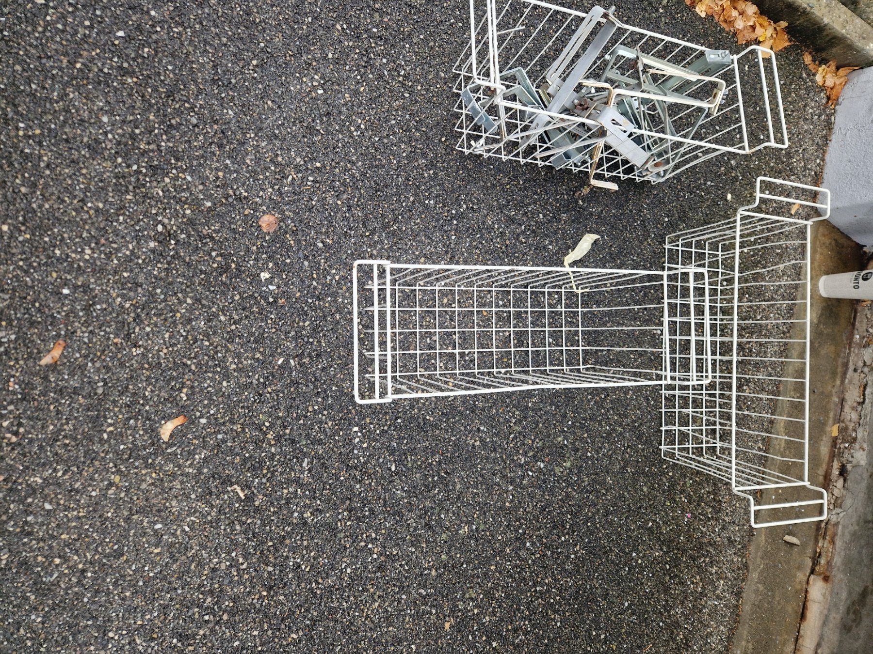 Gitter & Roste: Balkonkoerbe – Gebraucht aus Oberbipp von dicker01 1