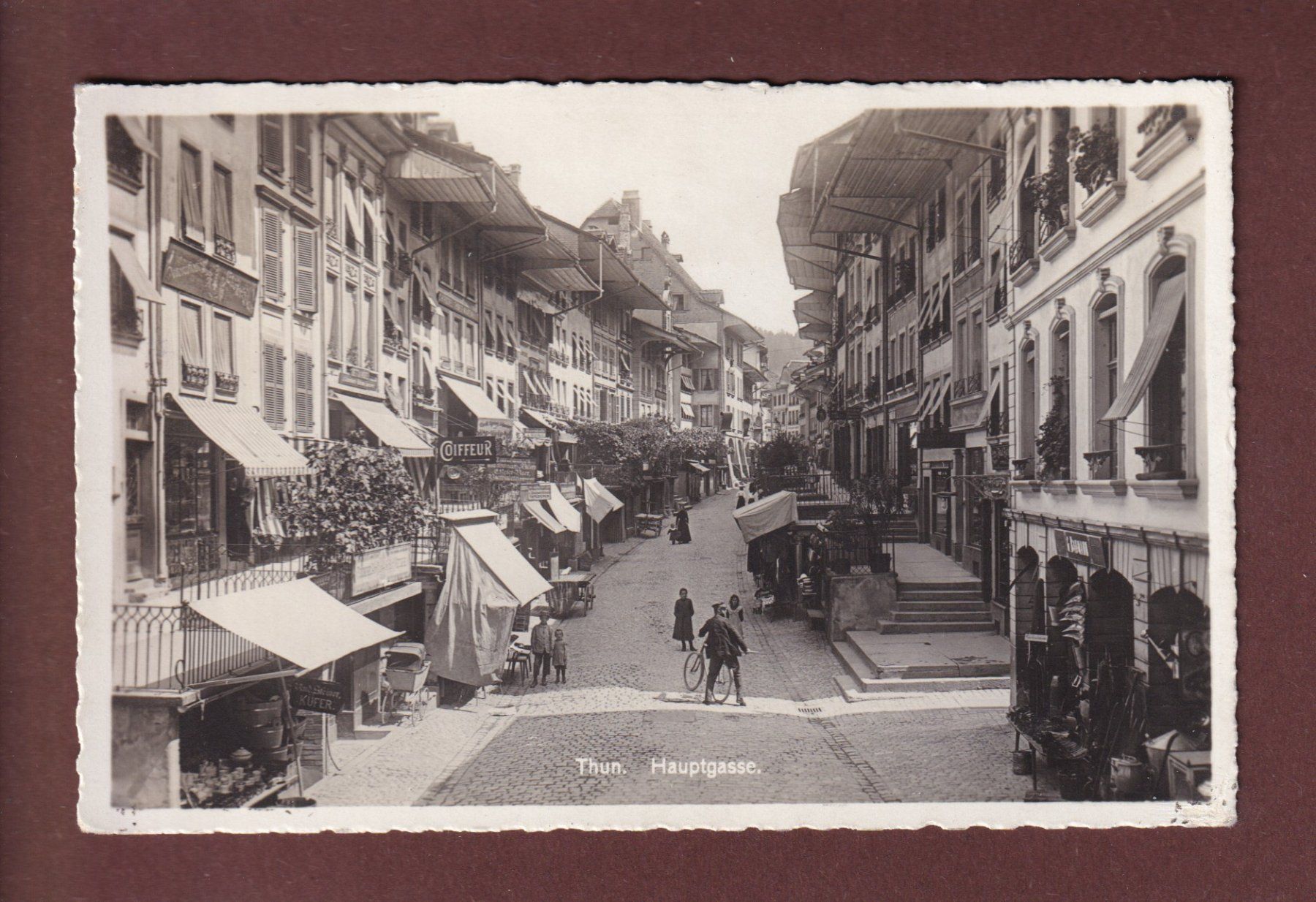 Cartoline postali: THUN - Die Hauptgasse - Coiffeur – Usato da Pully venduto da nicecards