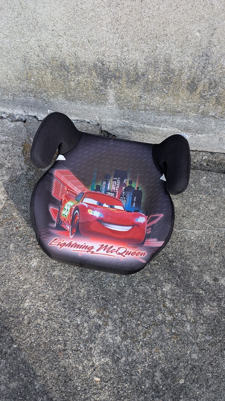Seggiolini per auto: Cars Sitzerhöhung Lightning McQueen – Usato da Rorschach venduto da Obi-Wan85
