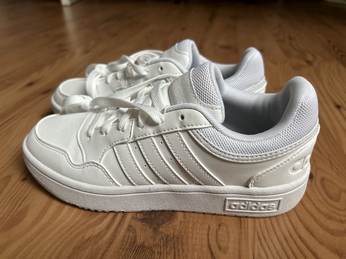 Adidas Damenschuhe: Adidas Hoops 3.0 Low - weiss - Gr. 38.5 – Neu und originalverpackt aus Hausen AG von cele01