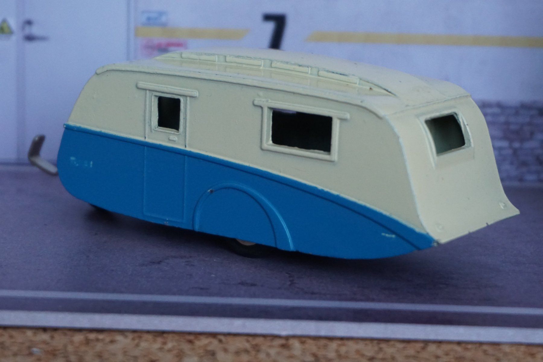 Dinky Toys Modellautos: Dinky Wohnwagen ALT TOP !!!!!!!!!!!!!!!!! – Gebraucht aus Reiden von Doppeldecker69 1