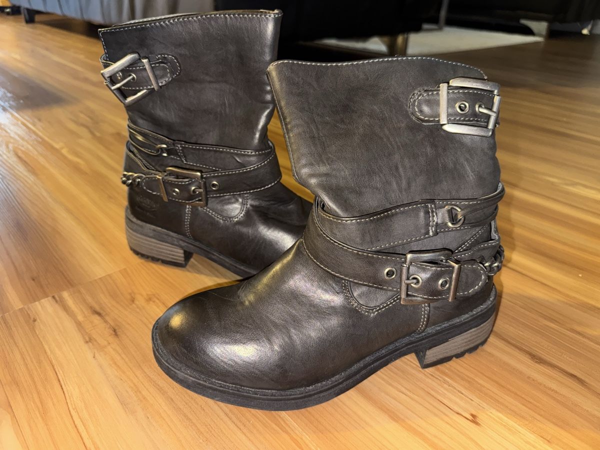 Scarpe da donna: Dockers Stiefel grosse 38 – Usato da Rümikon AG venduto da kar_8vy5 1