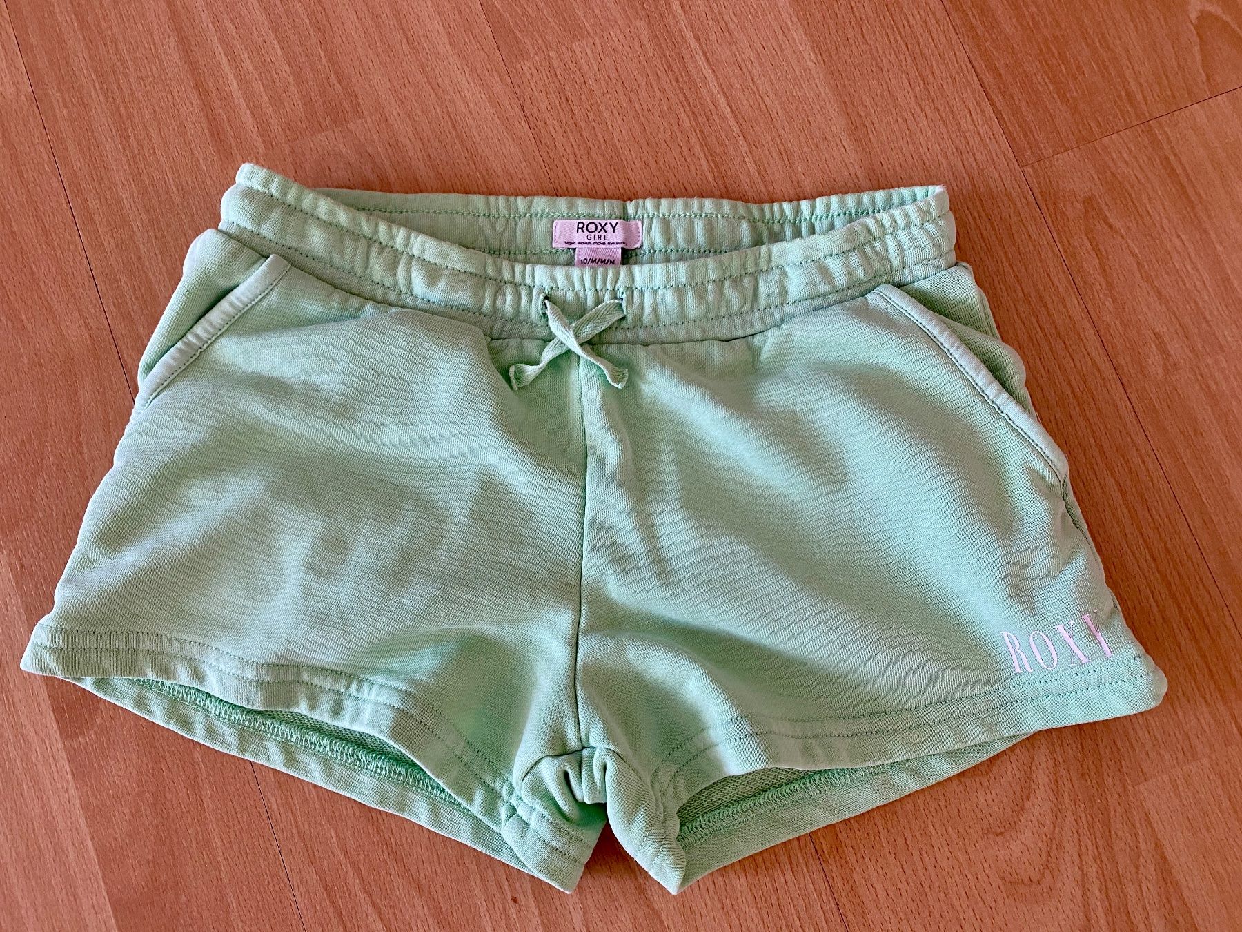 Roxy Pantalons: ROXY kurze Stoffhose Gr. 140 / 10 Jährige – D'occasion à Schwarzenbach SG par roto06