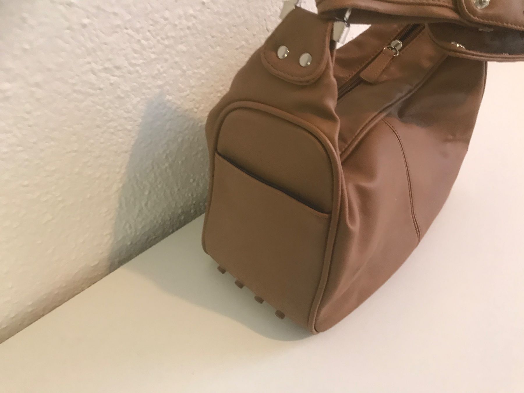 Borse da donna: Handtasche Umhang-Tasche Leder – Usato da Spreitenbach venduto da Brockiland-Flohmarkt 2