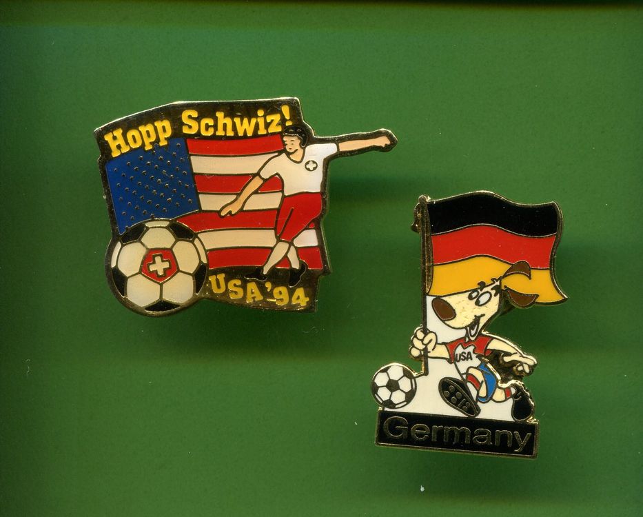 2 Pins Fussball Kaufen auf Ricardo