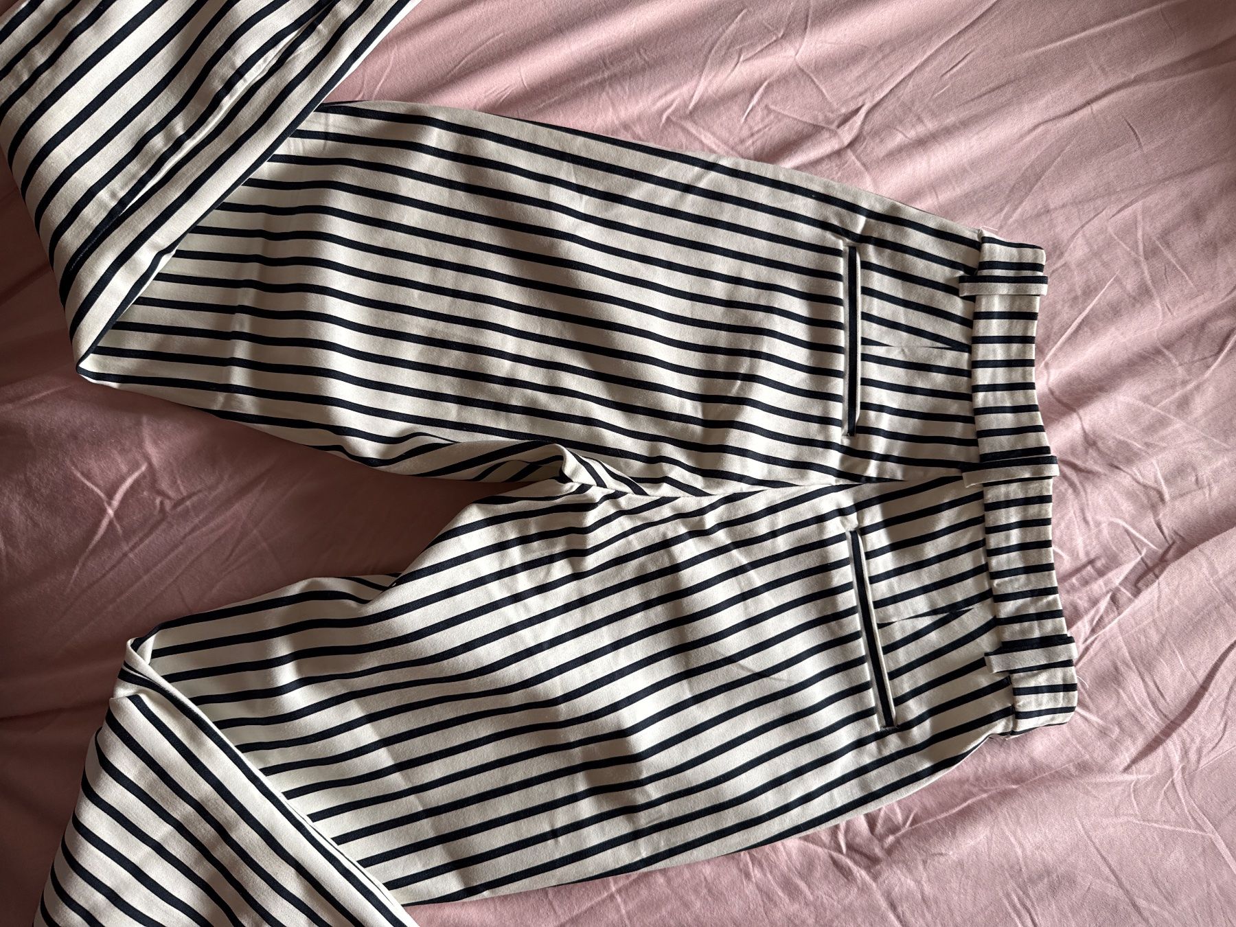 Pantaloni: Pantalon rayé marine et blanc Taille 36 – Usato da Crissier venduto da cri_cfz7 1