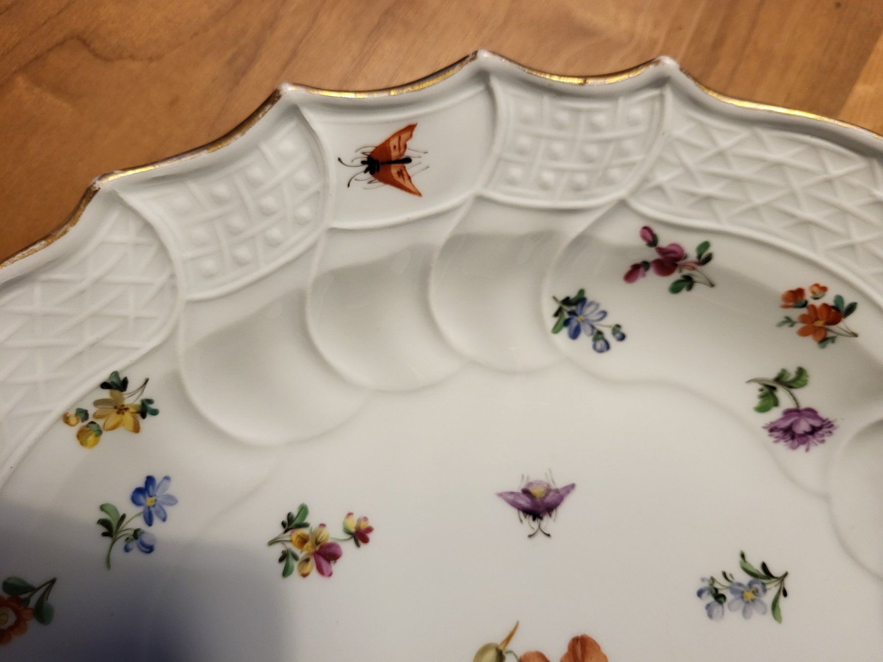 Servierplatten: Grosse Meissen Platte, Brandenstein Relief – Gebraucht aus St. Gallen von nikolausraphael 2