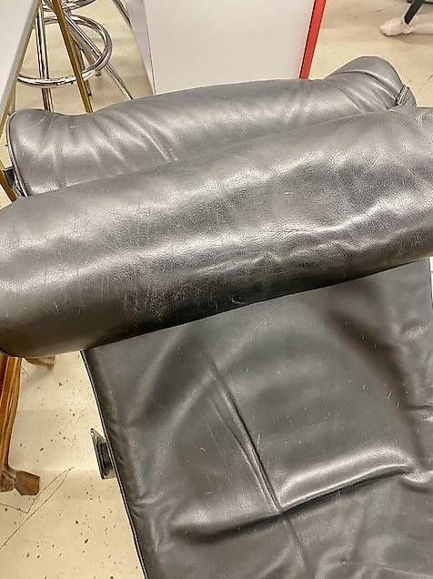 Liegen & Liegestühle: Chaiselongue von Le Corbusier - Replika – Gebraucht aus Steinhausen von einzelstueck-brocki 3