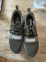 Puma, pointure 39, couleur olive, portées mais propres!