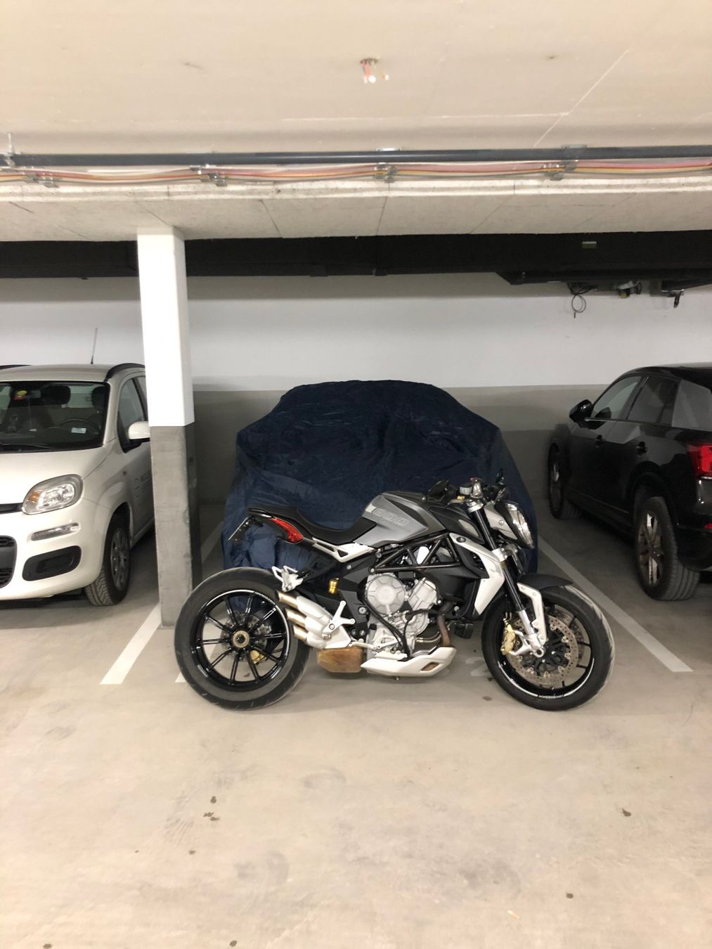 MV Agusta Strasse: MV Agusta Brutale Dragster 800cc 2015 endommagée – Defekt aus Grens von Skip710 3