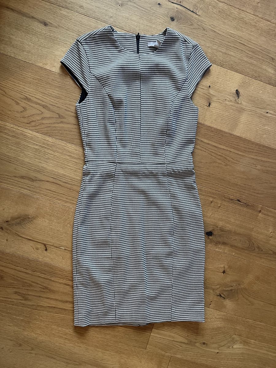 H&M Robes: H&M Businesskleid, Gr. 36, Schwarz Weiss – D'occasion à Winterthur par nstau
