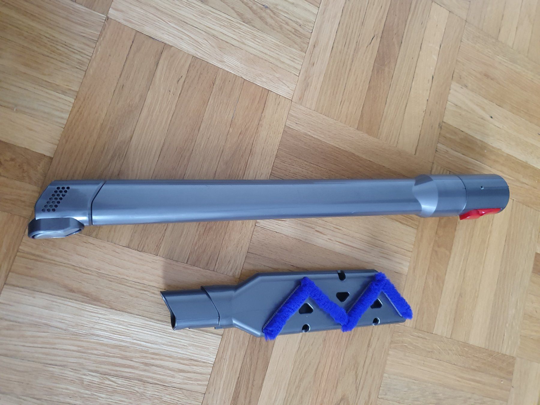 Dyson Aspirapolveri & Accessori: Accessoires Dyson - Brosses et tubes! – Usato da Prilly venduto da RoDyRe