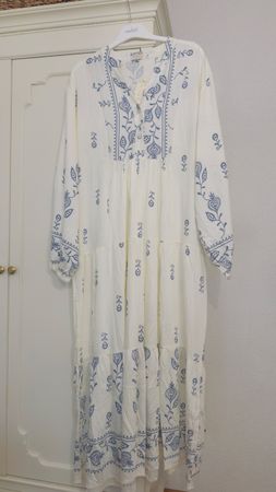 Kleid Damen lang weiss blau bestickt Grösse XL 