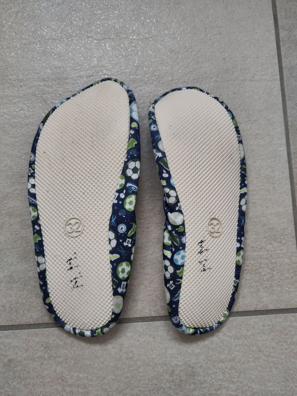 Schuhe für Jungen: Turntäppeli, Geräteschuhe Gr.32 – Gebraucht aus Zürich von Brullo01 1