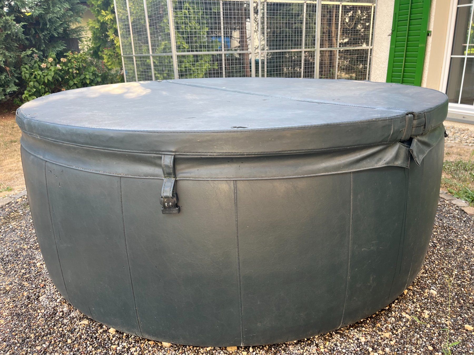 Softub Whirlpool: Whirlpool Softub Resort – Gebraucht aus Leuggern von Yzerman2 2