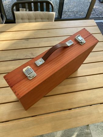 Holzkoffer