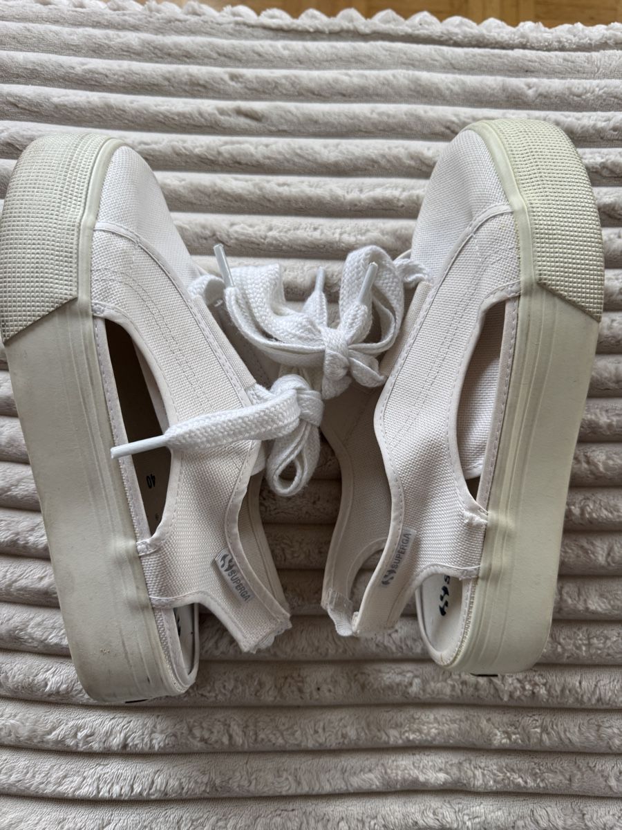 Superga Damenschuhe: Superga Sneaker Plateau – Gebraucht aus Winterthur von Flomiverse 4