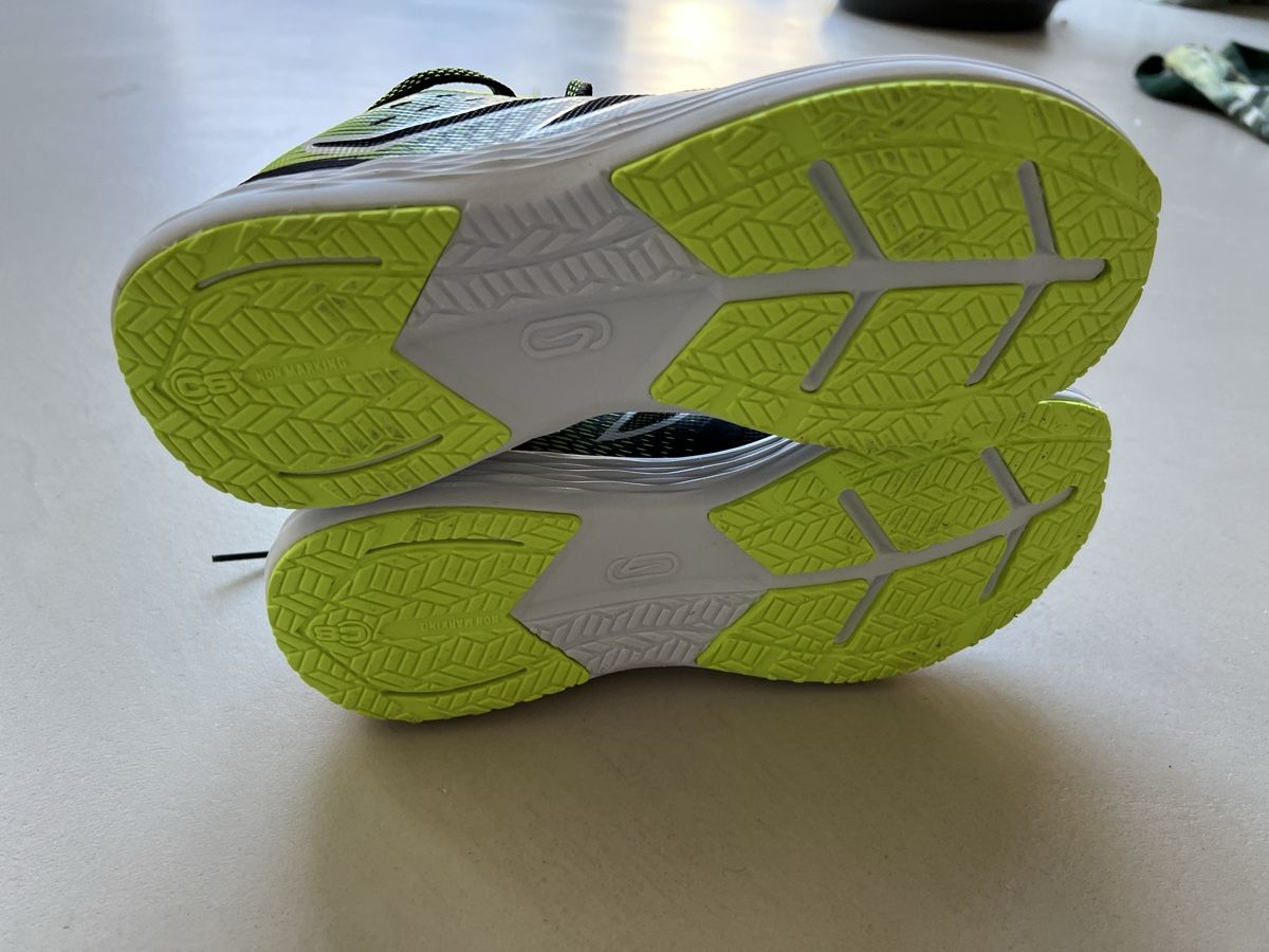 Scarpe da uomo: Chaussures running (taille 37) – Usato da La Tour-de-Peilz venduto da zazen33 1