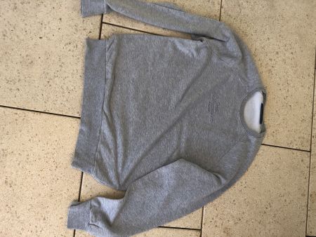 Grey Peak Performance crew neck raglan sweater