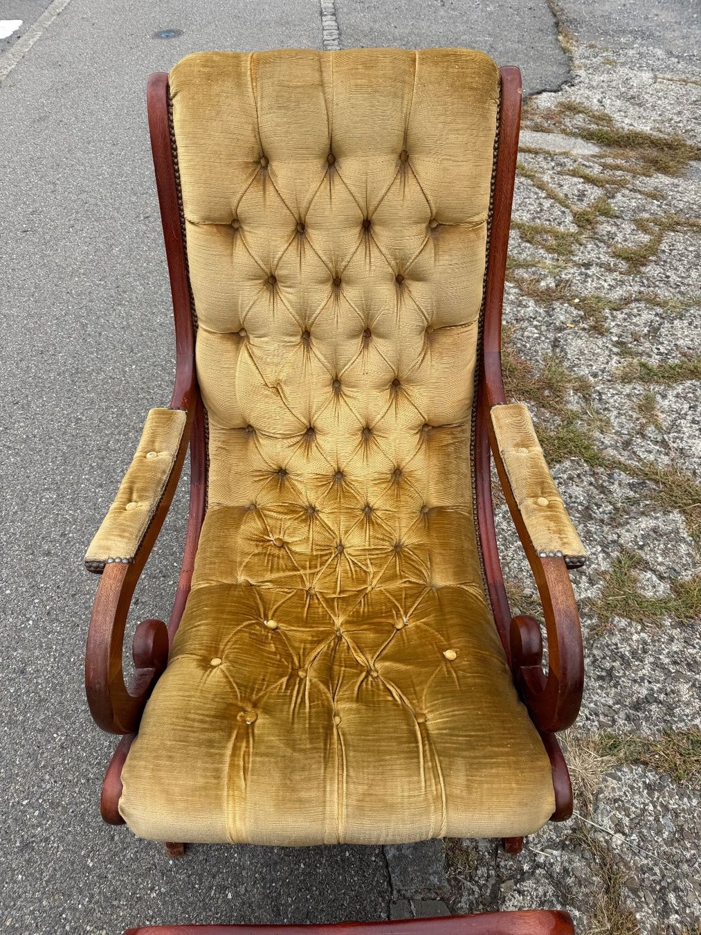 Fauteuils: Sessel mit Hocker – D'occasion à Sachseln par BONATI01 2