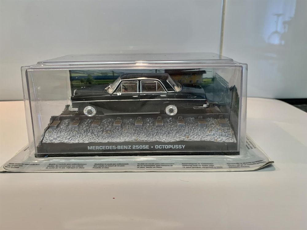 Création RD Manou Marmande 1978 Mercedes 250 SE 1/43 sur base Norev