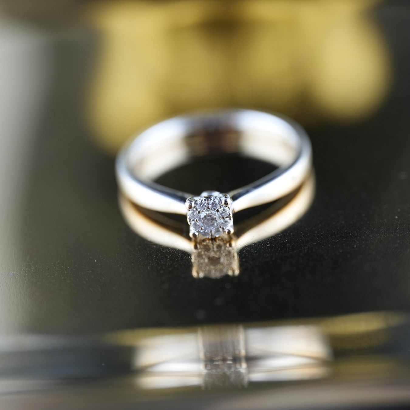 Anelli: Solitärring 18K mit 9 Diamanten – Usato da Basel venduto da Vip24 3