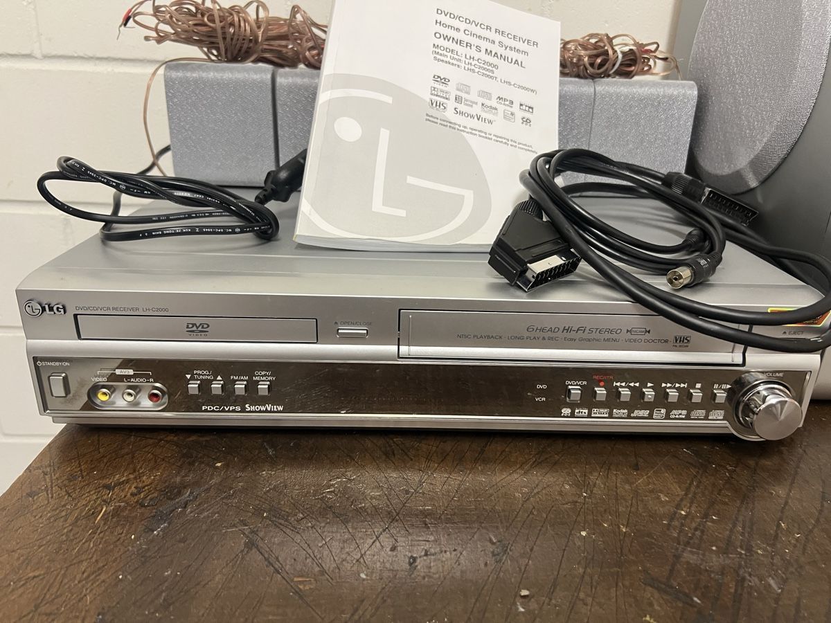 LG Registratori: VHS-Videorecorder mit Home Cinema System – Usato da Schongau venduto da Retro_Shop 1