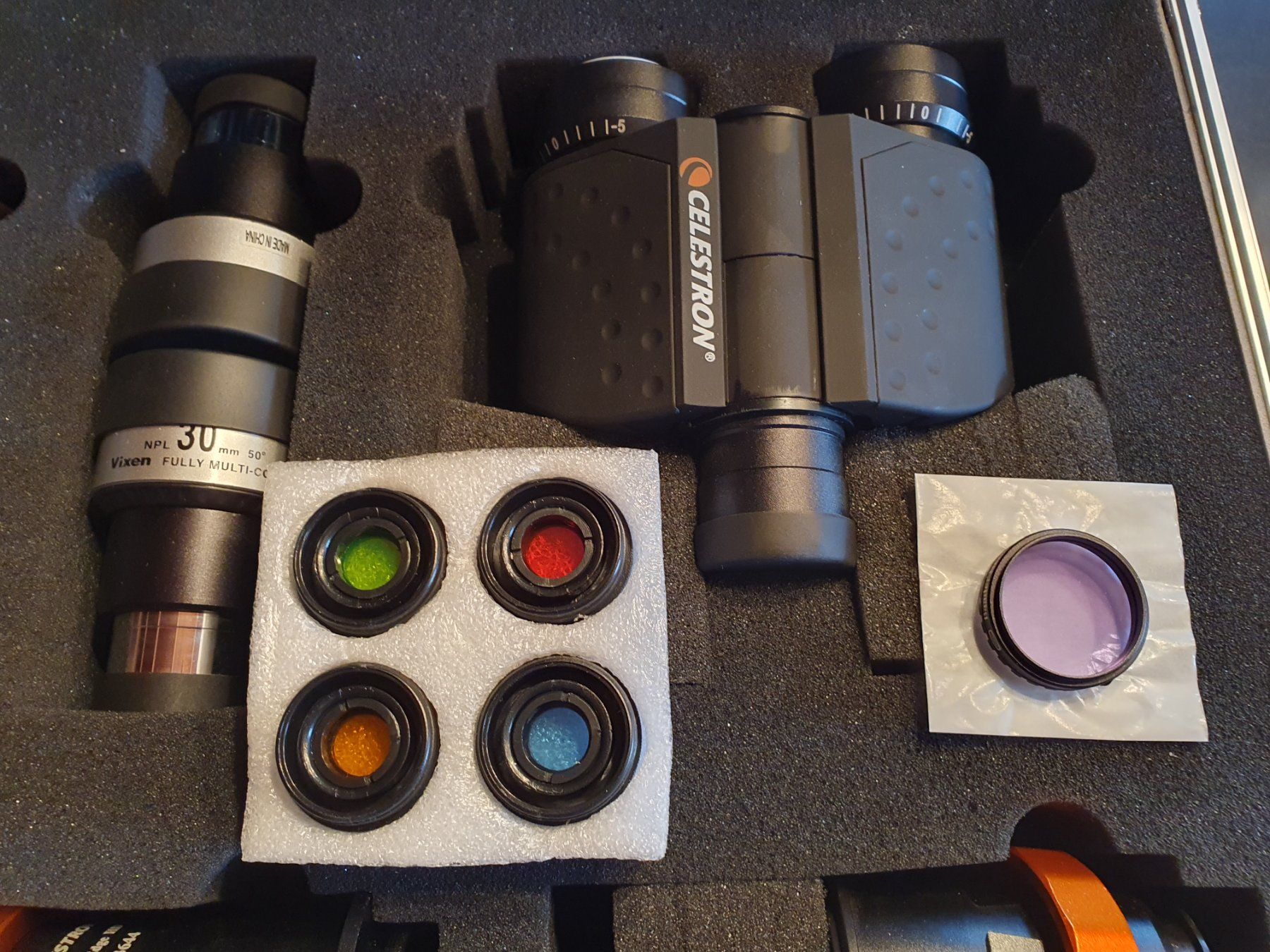 Celestron Telescopi: Zubehörkoffer zu Celestron Spiegelteleskop – Usato da Waltensburg/Vuorz venduto da Buddhas 1