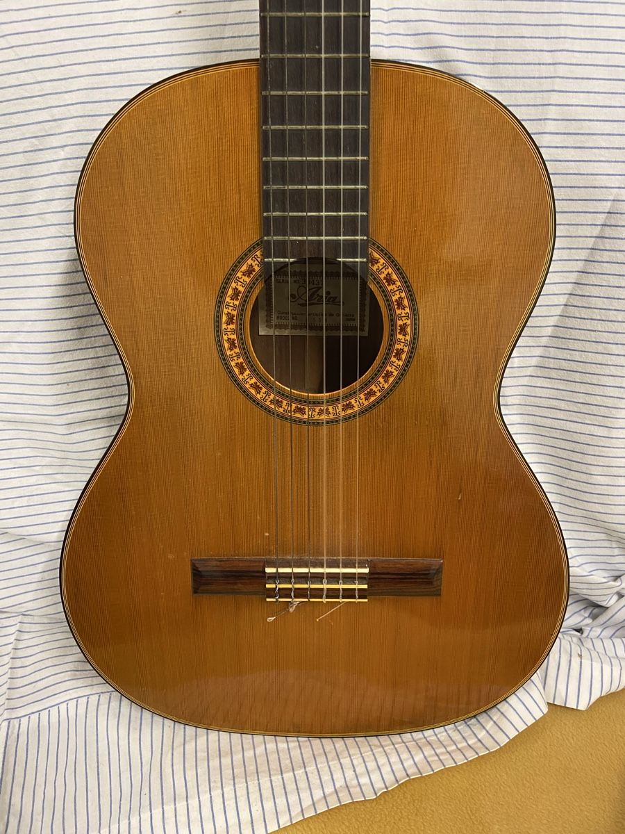 Aria Strumenti musicali: Aria Gitarre A554 – Usato da Dietikon venduto da brocki-eyra 9