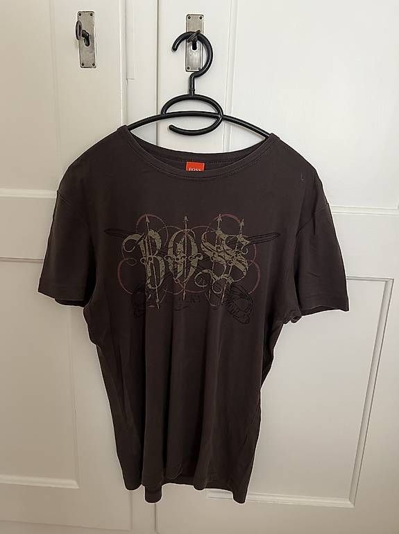 Hugo Boss T-shirt: T-Shirt BOSS mit Print – Usato da Zürich venduto da nic_l9gv