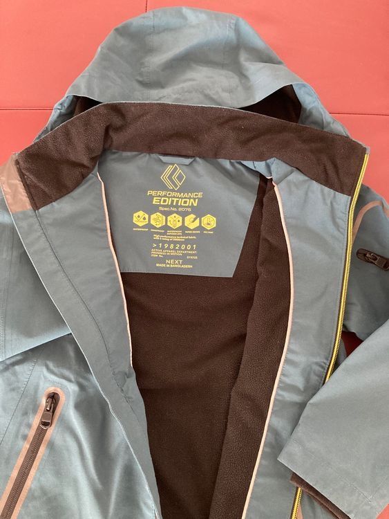 Vestes: Veste d’automne – D'occasion à Neuchâtel par sta_7qfy