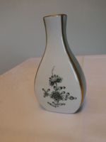 Handbemalte Porzellan Vase mit Goldrand