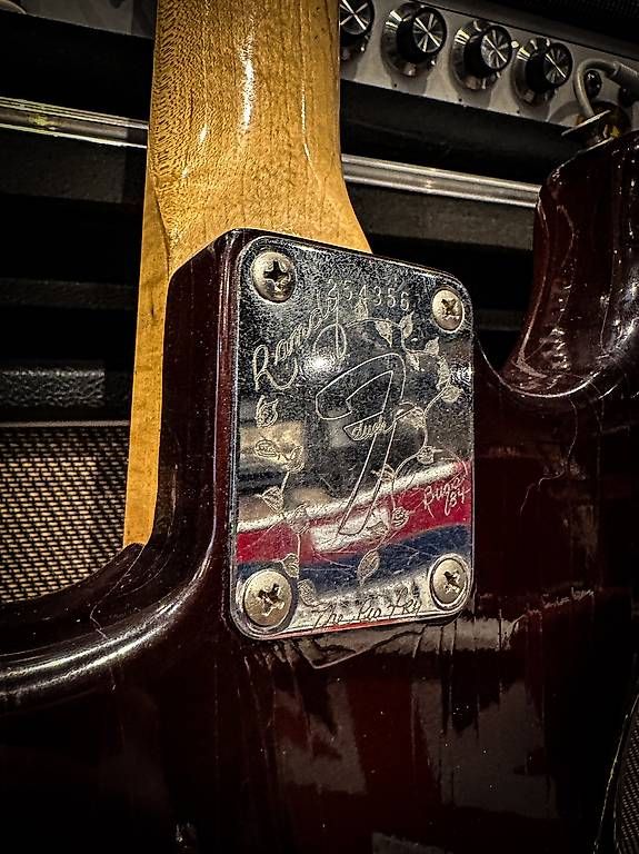 Fender Strumenti musicali: Fender Stratocaster mocca refin 69-70 – Usato da Montreux venduto da Alligator-AMPS 4
