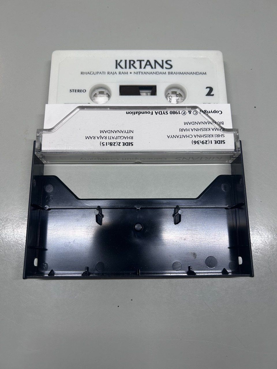 Kompaktkassetten: "Kirtans" della Ganeshpuri Company – Gebraucht aus Giubiasco von LorisVale 2