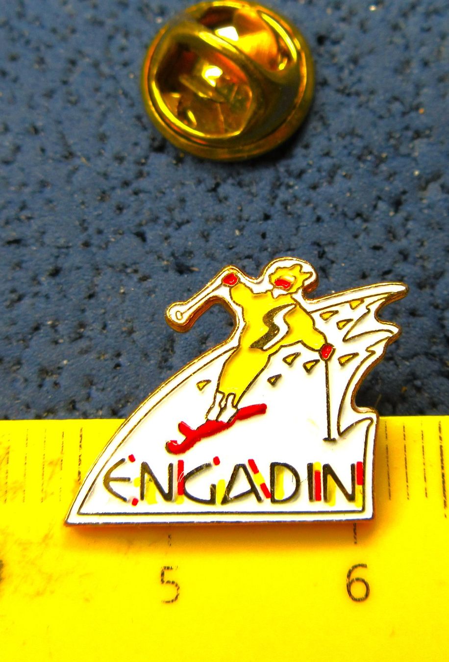 Swiss Plaquettes & Badges: ENGADIN SKI PIN – D'occasion à Ettingen par Hausi4711