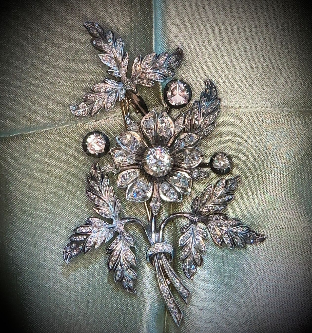 Spille & Fermagli: Antique Diamond set Floral-spray Brooch – Usato da Embrach venduto da estzeh1 3