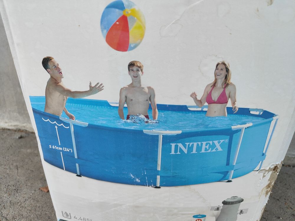 Intex Pool 1