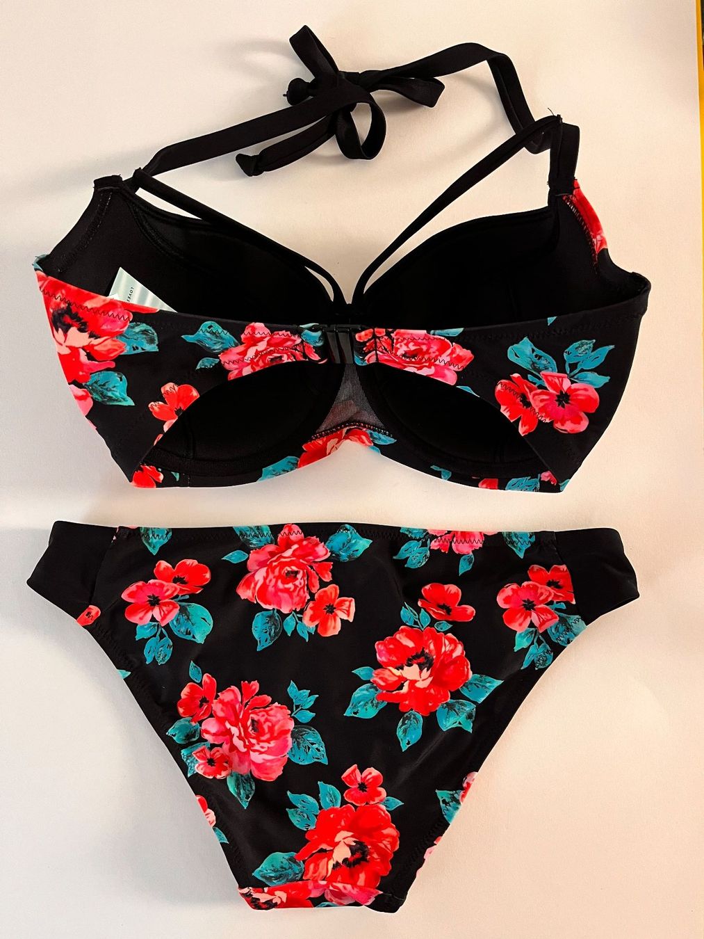 Costumi da bagno & Bikini: POUR MOI, Bikini, Grösse 70H/40, Farbe Schwarz/Blumen – Nuovo e nell'imballaggio originale da Rudolfstetten venduto da gst_g7xl 7