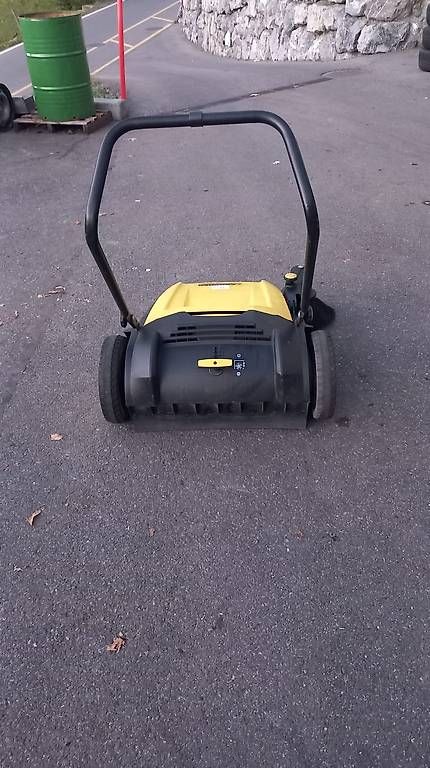 Kärcher Alle Maschinen: Kärcher Kehrmaschine KM 70/20 C – Gebraucht aus Hasliberg Reuti von chrihasli 1