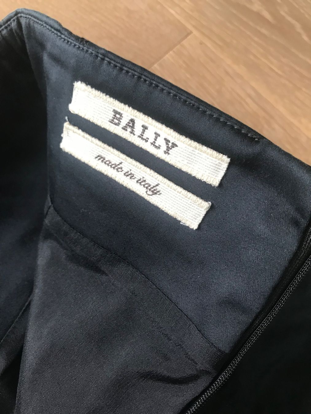Bally Gonne: Jupe Bally Gr. 36 Made in Italy – Usato da Affoltern am Albis venduto da variablend
