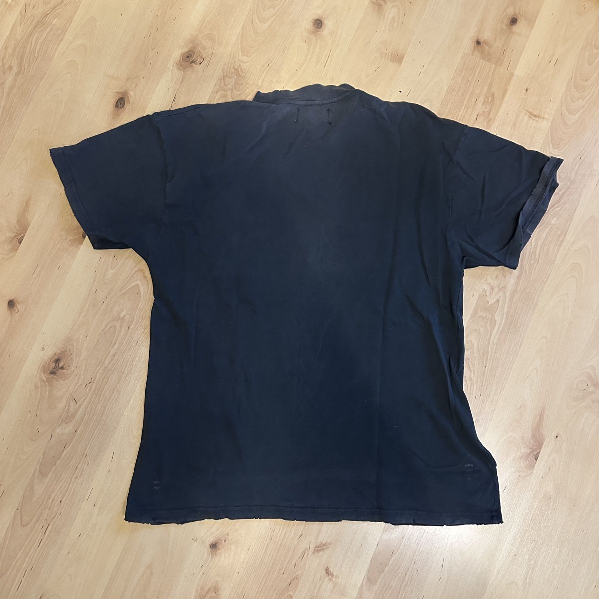 Represent T-shirt: Represent Shirt – Usato da Ottikon venduto da larsmorf 1