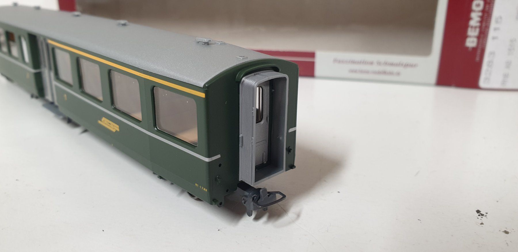 Bemo Modellini di ferrovie: Bemo RhB Mitteleinsiegswagen  3283 115 – Nuovo (secondo la descrizione) da Geroldswil venduto da TopTrain54 6